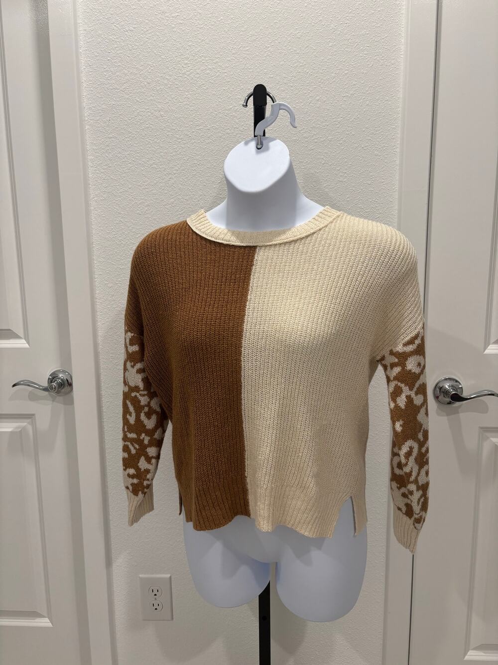 Blue pepper size S sweater - PTP 25.5